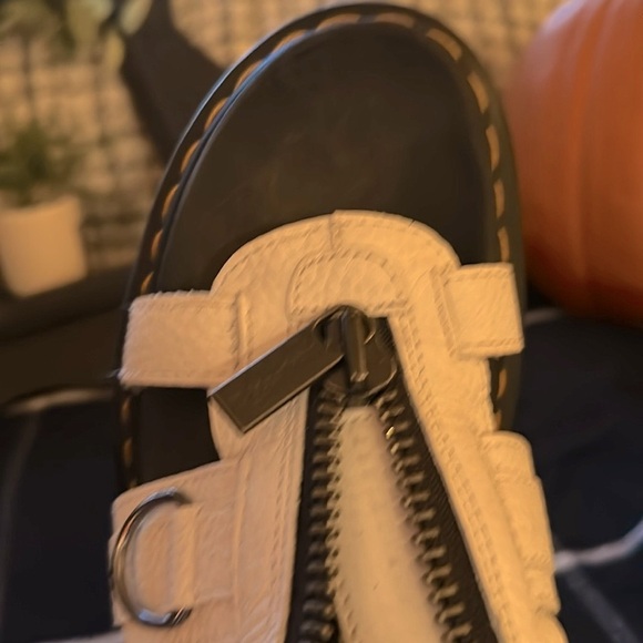 🌟 DOC MARTENS Women's Olson Sandal, Wm. Sz. 9. Gladiator Zipper Sandals⚡️ 🌻 - Picture 9 of 16